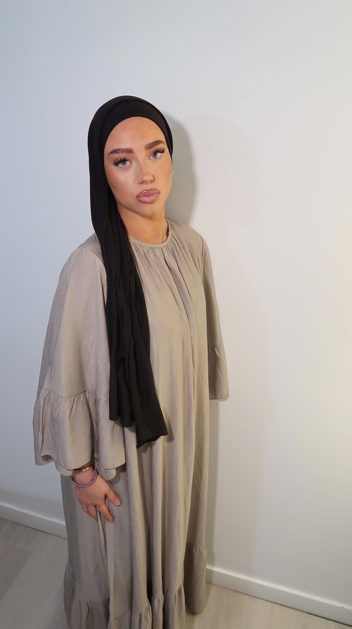 Robe manches volantes taupes